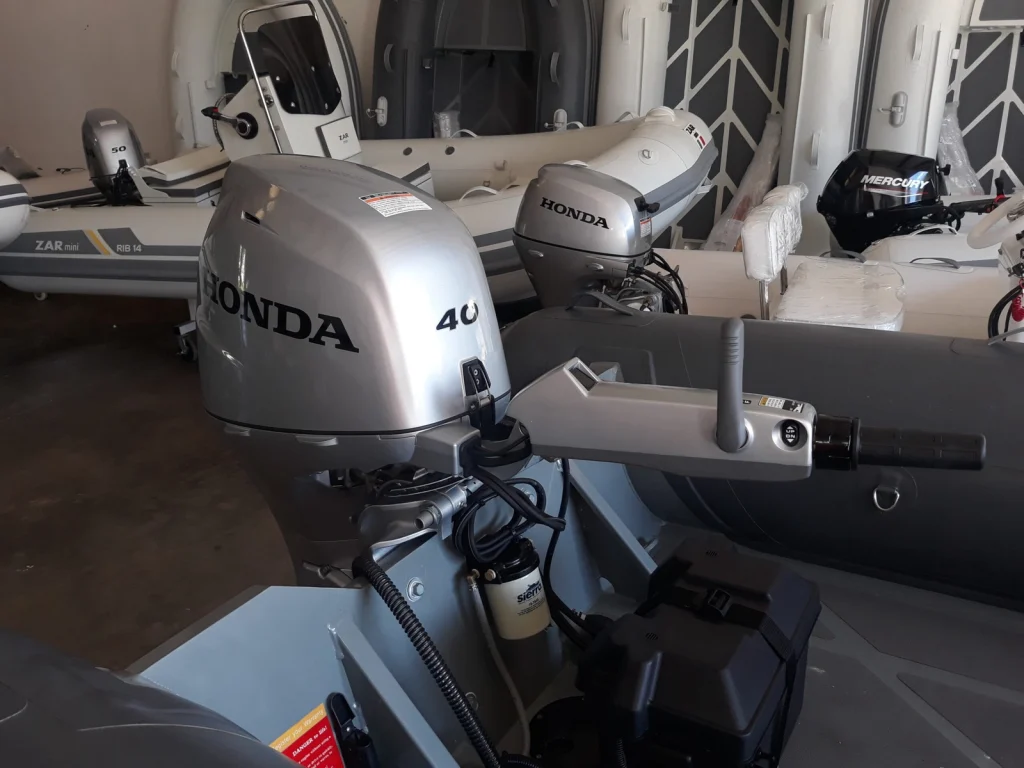 Zar Mini Rib 14 Open with a Honda 40hp tiller outboard